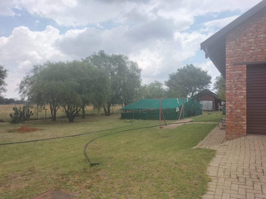 To Let 3 Bedroom Property for Rent in Groenvlei Sh Free State